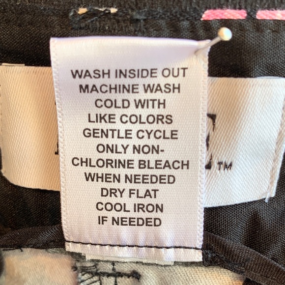 Elle Black Short Shorts Pink & Yellow Flowers Sz 4 - Picture 5 of 6